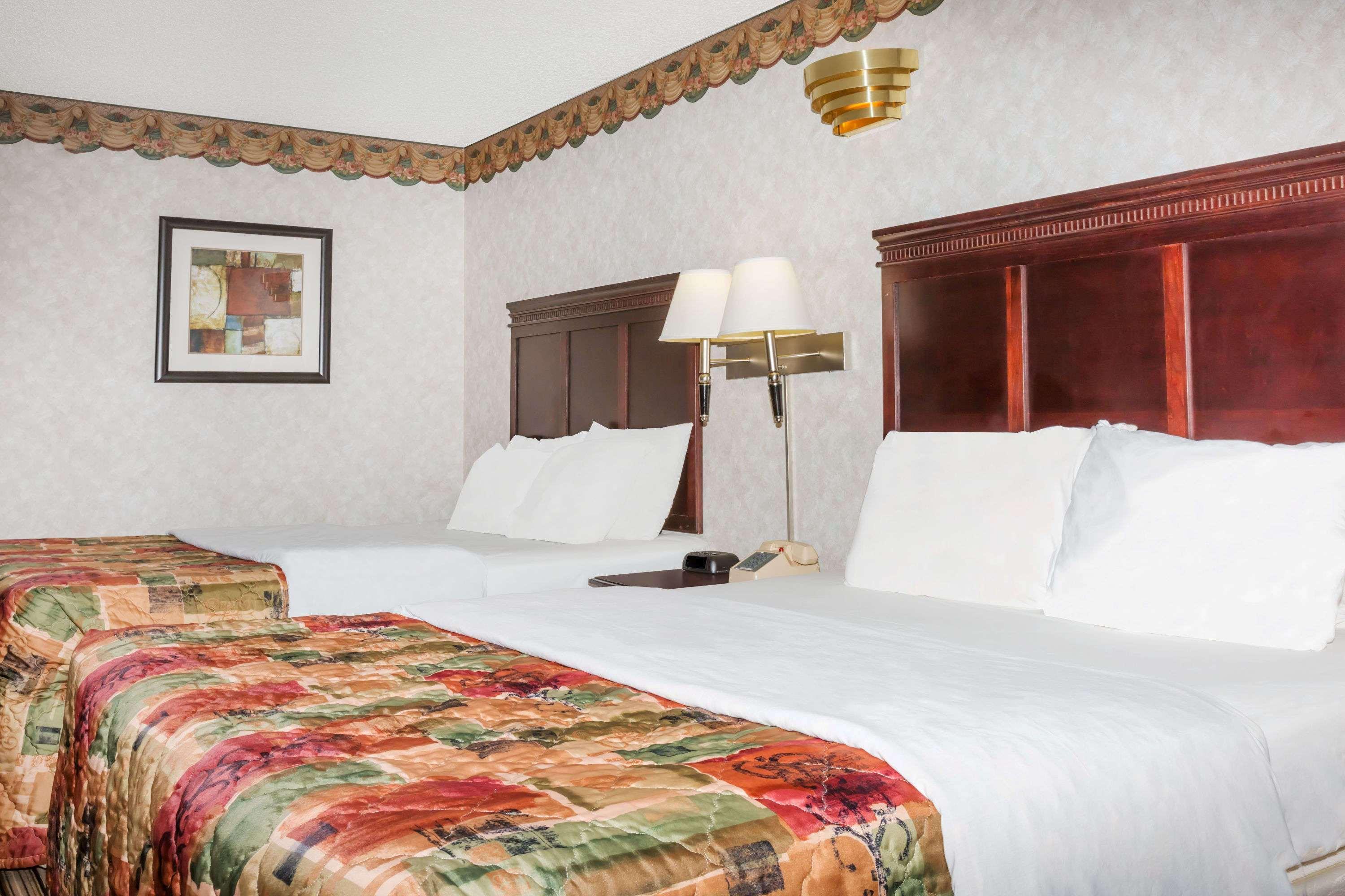 Days Inn - Oneonta Экстерьер фото