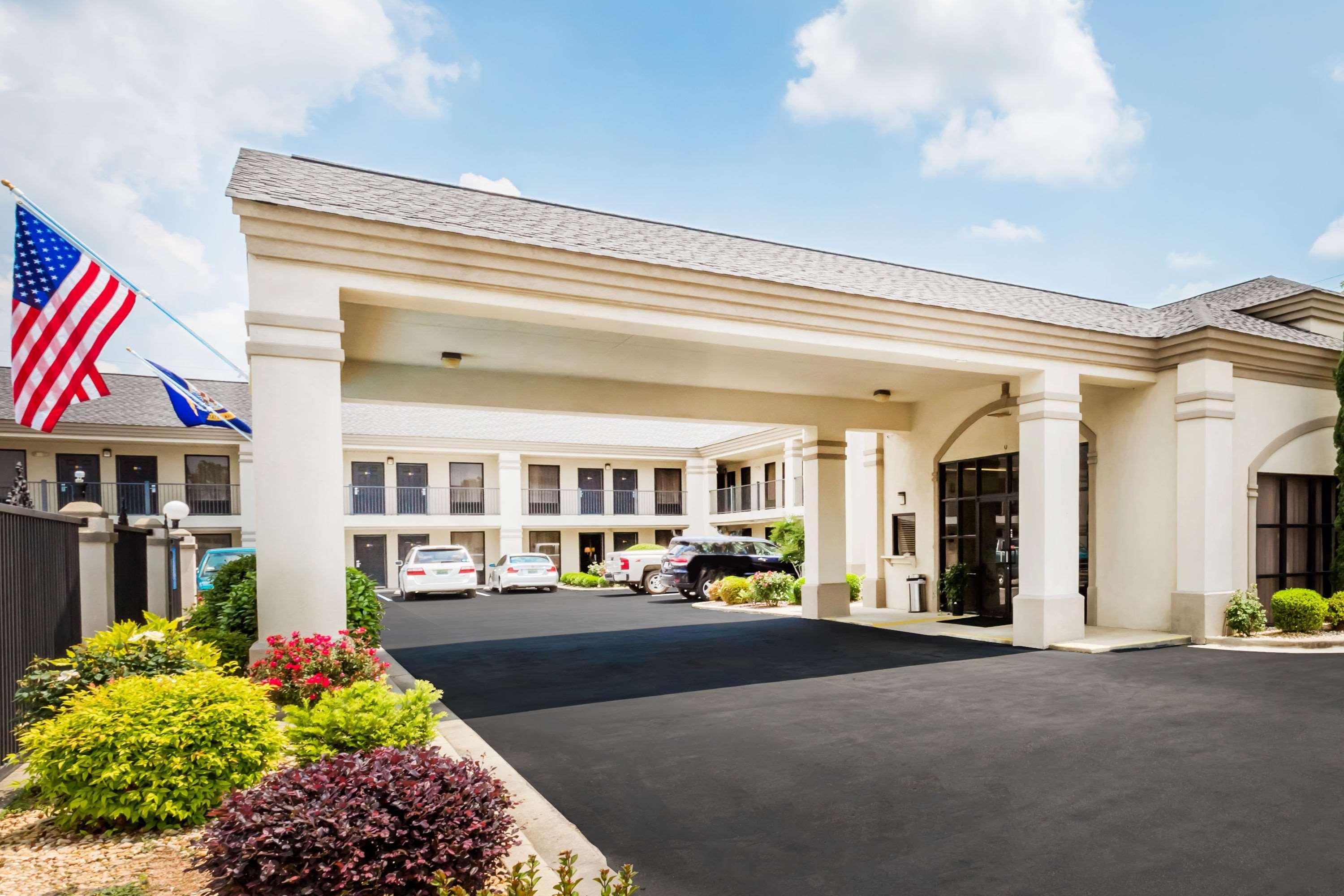 Days Inn - Oneonta Экстерьер фото