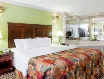 Days Inn - Oneonta Экстерьер фото